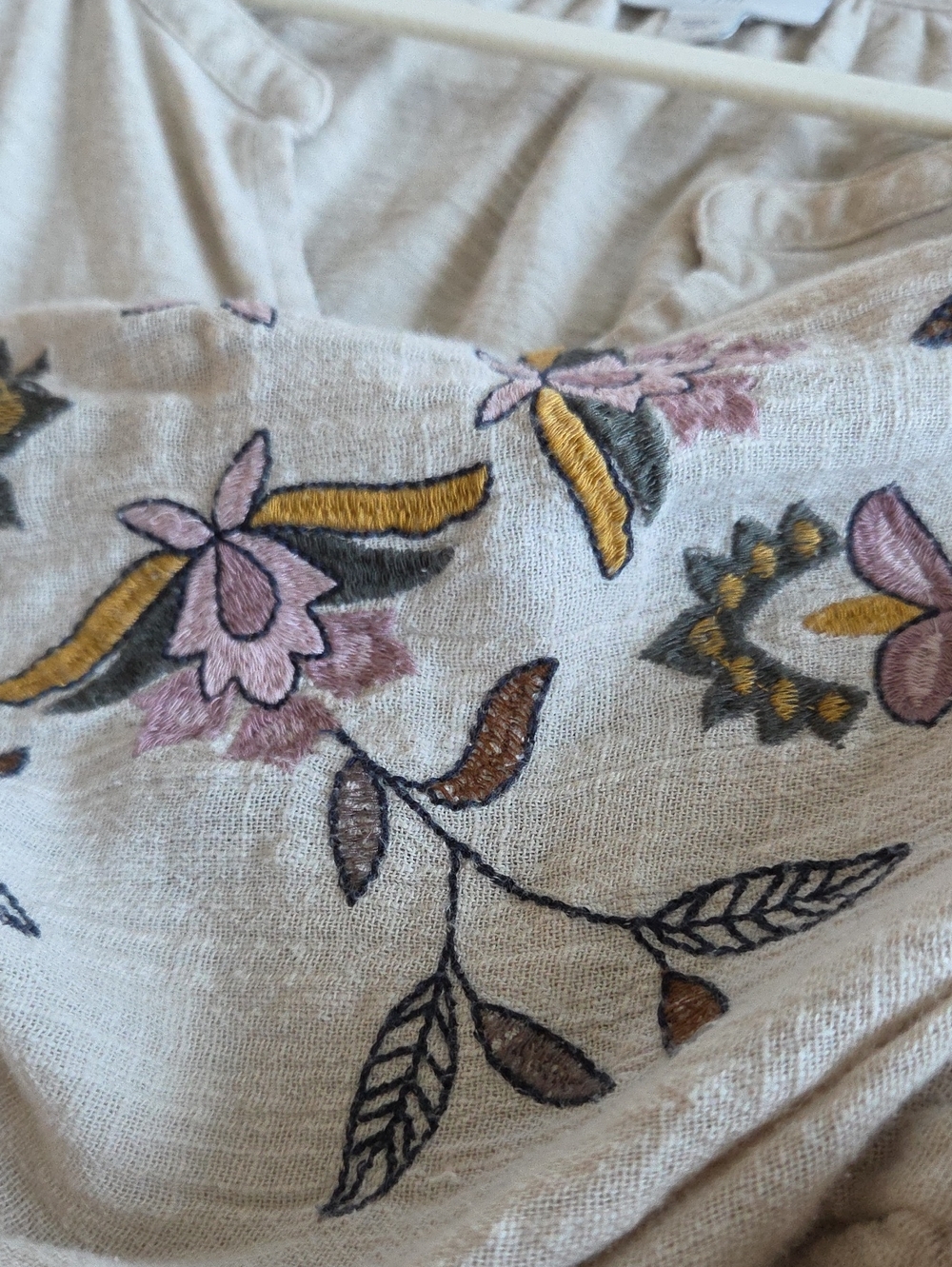 Jjill Floral Embroidered Split Neck Top Beige - Picture 3 of 6